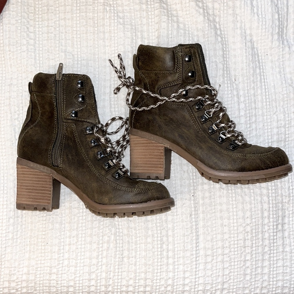 These are too small for my feet. :(